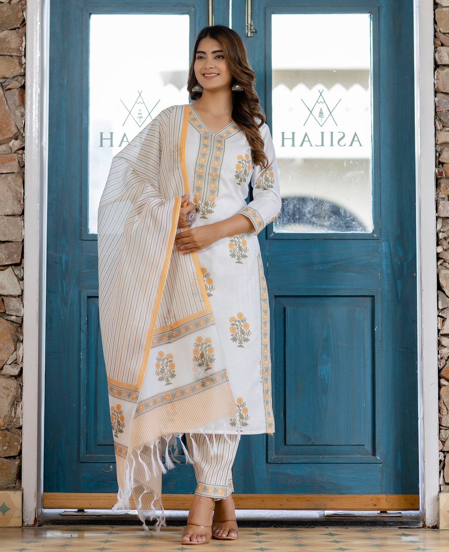 Avantika Women White Printed Viscose Rayon Kurta, Pant And Dupatta Set