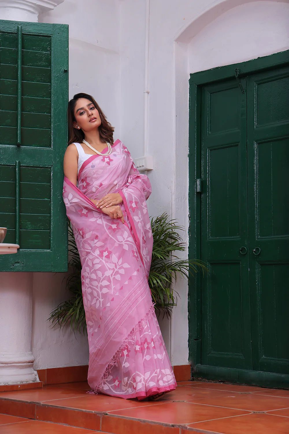 Handloom Pink & White Pure Cotton Jamdani Saree with Floral Motifs