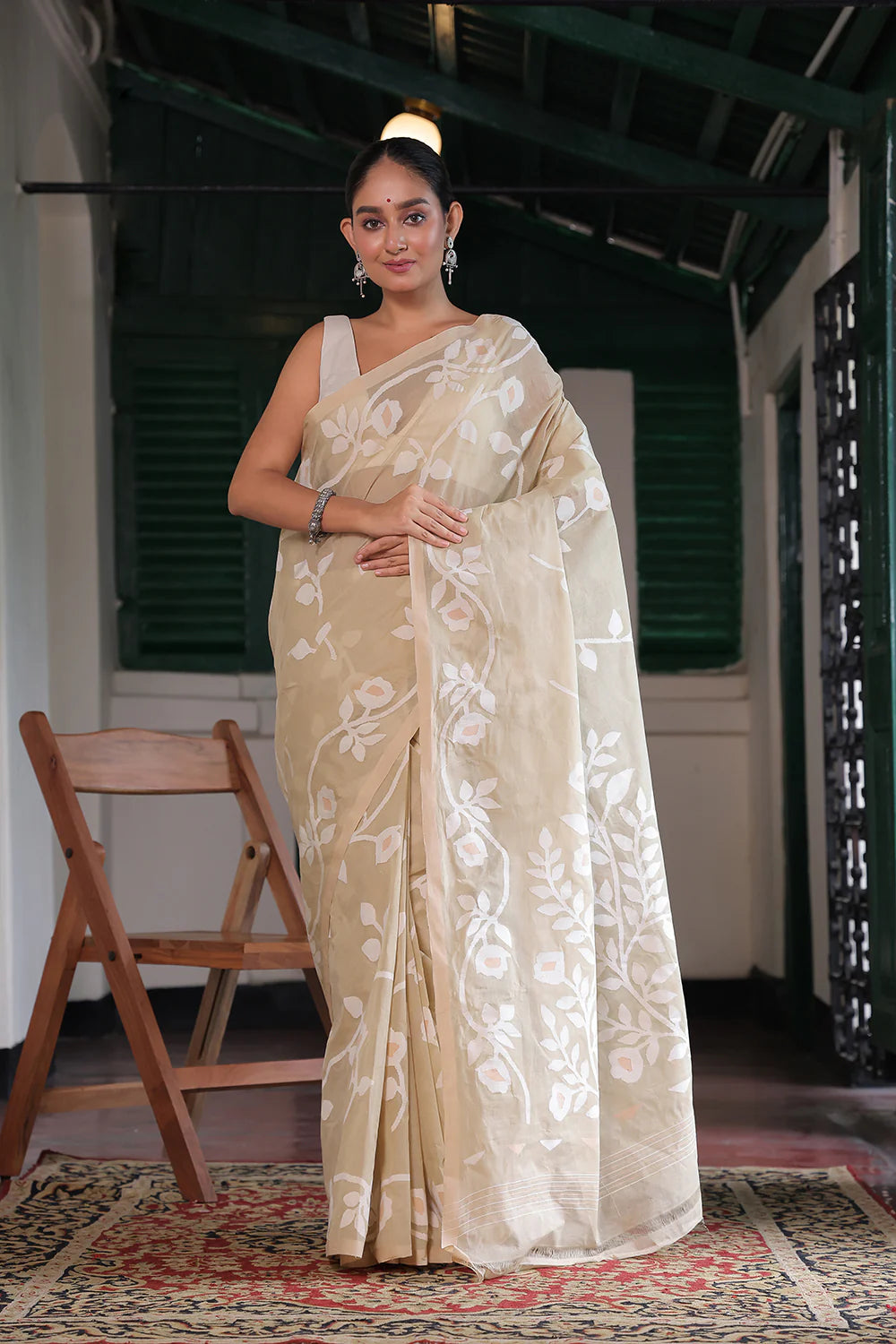 Handloom Cream Pure Cotton Jamdani Saree with Floral Motifs