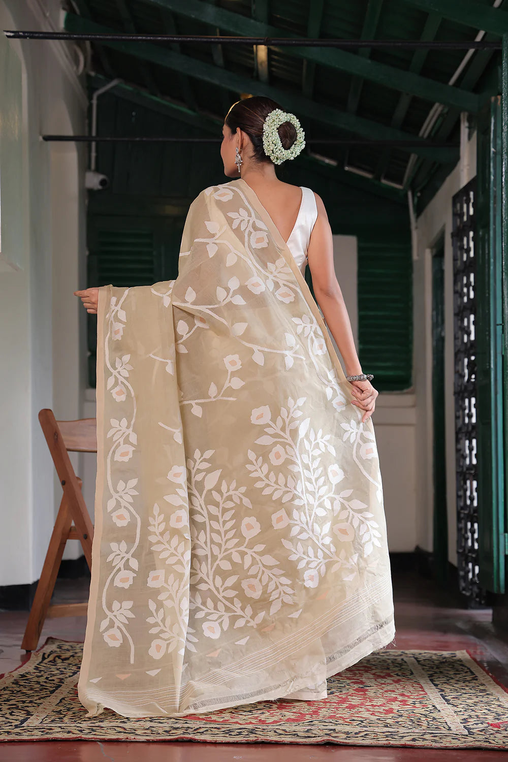 Handloom Cream Pure Cotton Jamdani Saree with Floral Motifs