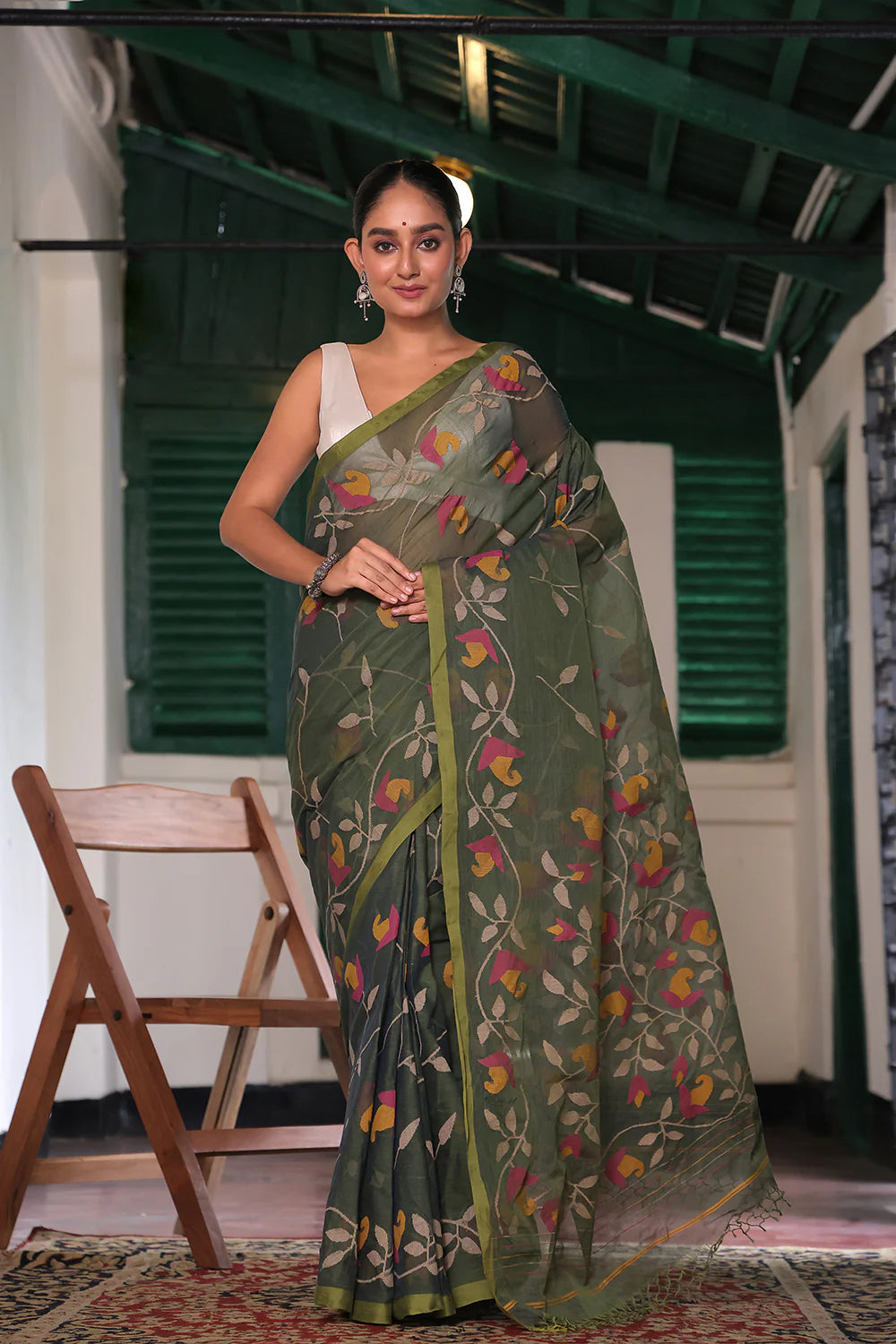 Handloom Dark Green  Pure Cotton Jamdani Saree with Floral Motifs