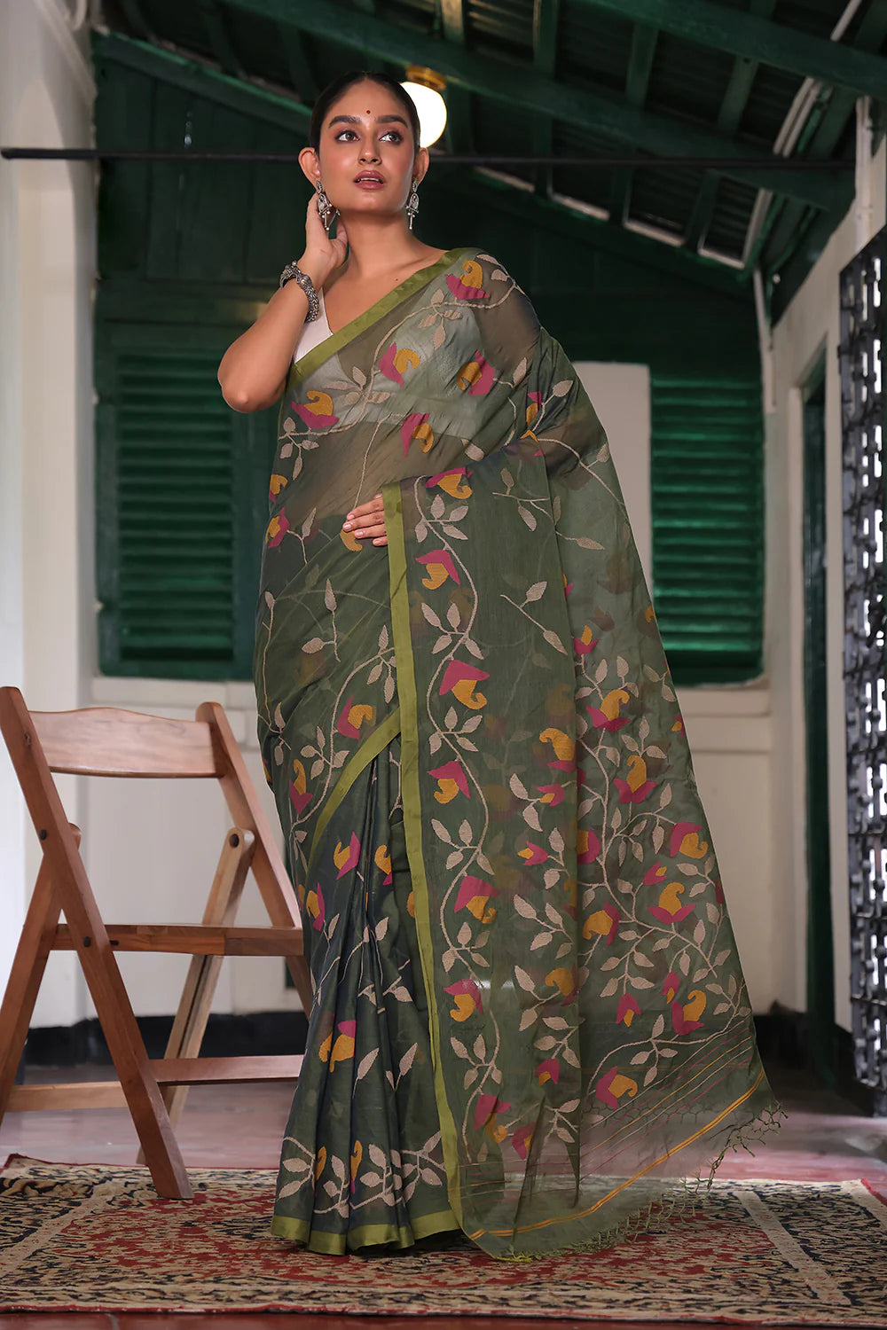 Handloom Dark Green  Pure Cotton Jamdani Saree with Floral Motifs