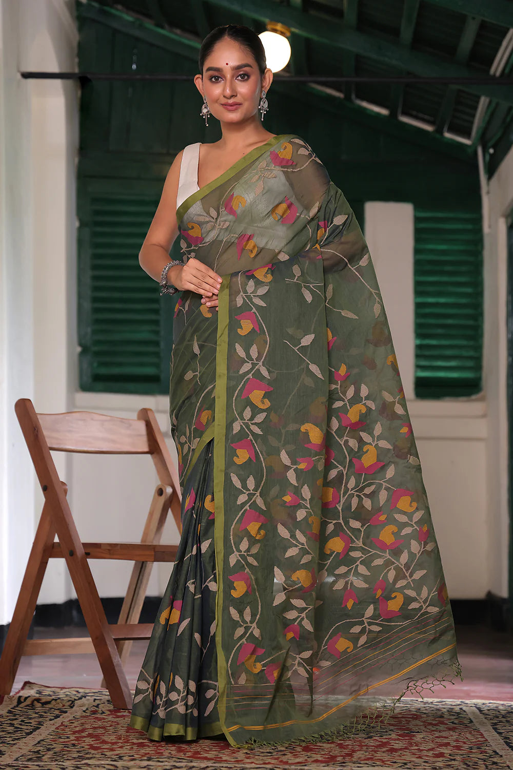 Handloom Dark Green  Pure Cotton Jamdani Saree with Floral Motifs