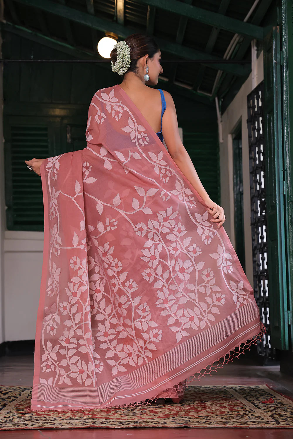 Handloom Mulberry Pink Pure Cotton Jamdani Saree  with Floral Motifs