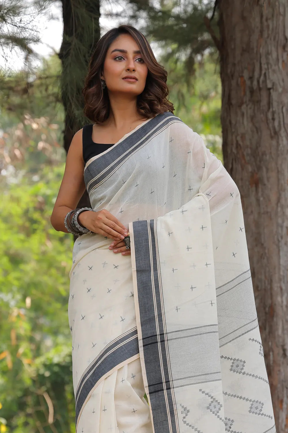 Handloom Off White Soft Cotton Saree With Dark Grey Border