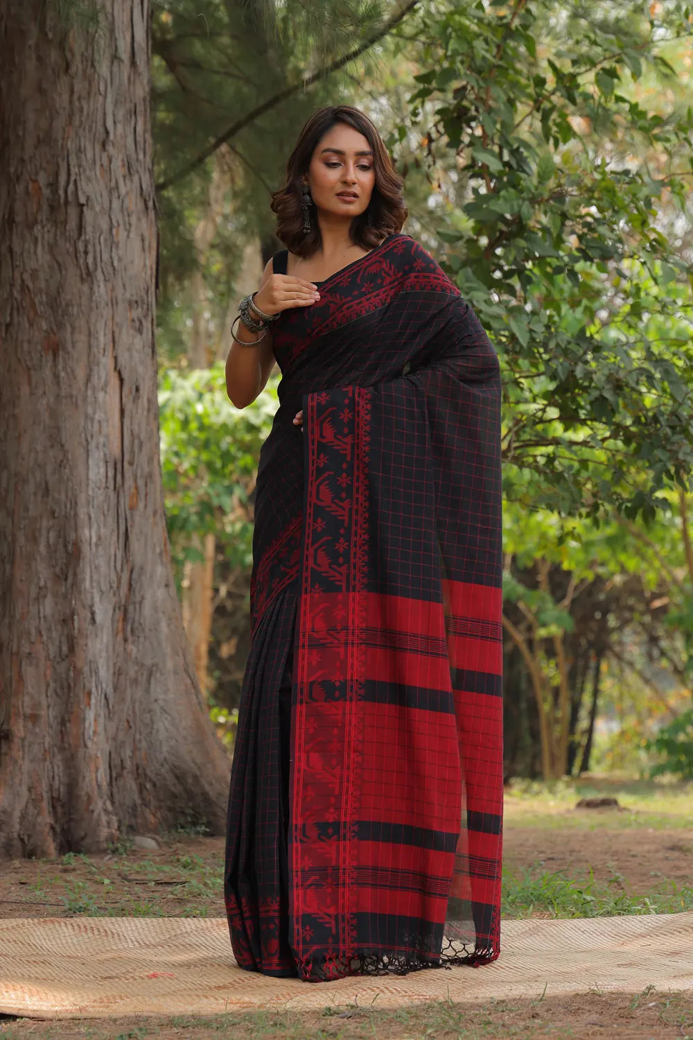 Handloom Black & Red Check Soft Cotton Jamdani Saree