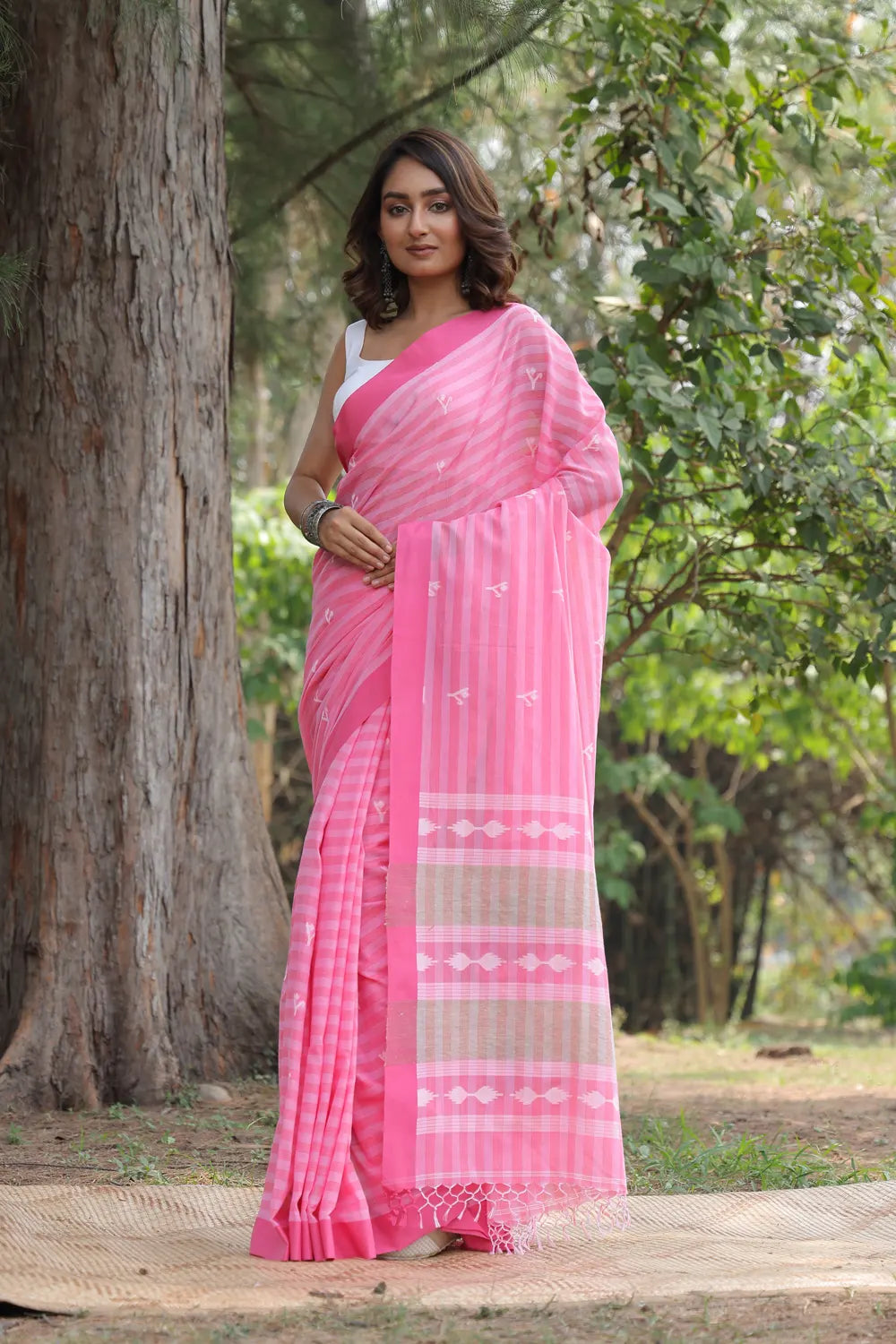 Handloom Pink  Soft Cotton Jamdani Saree