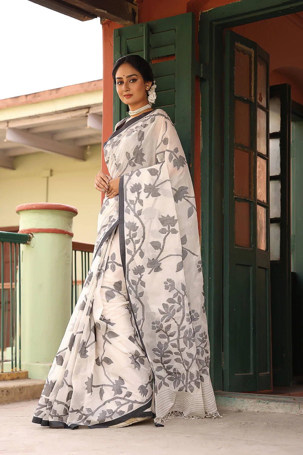 Handloom Black & White Jamdani Pure Cotton Saree