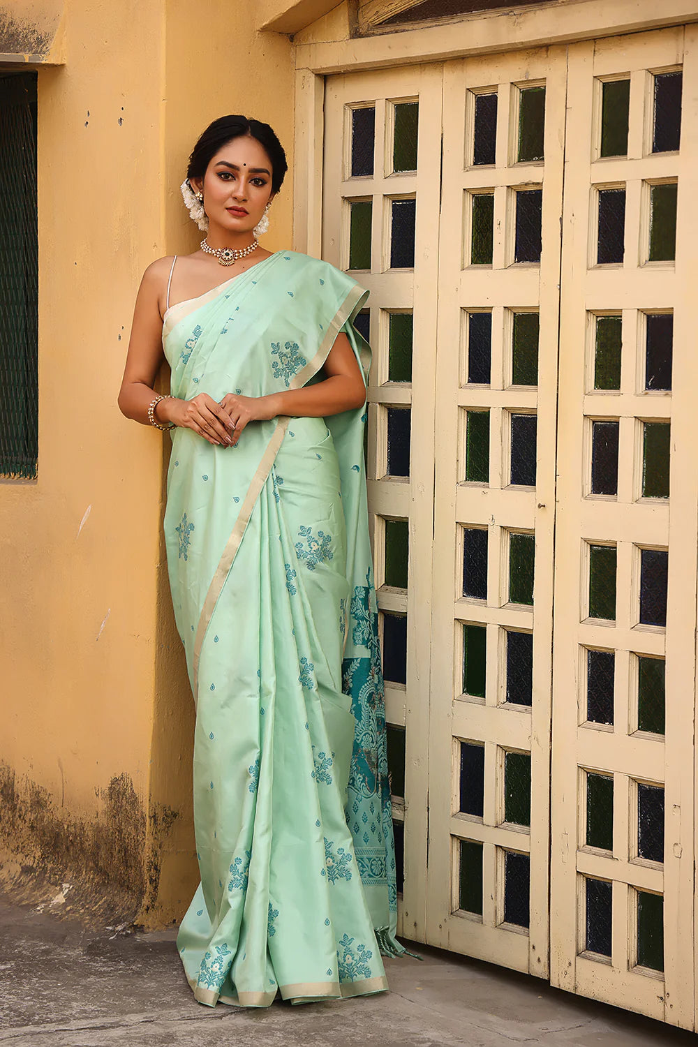 Handloom Mint Green Pure Silk Kanchi Contemporary Saree With Peacock Motifs