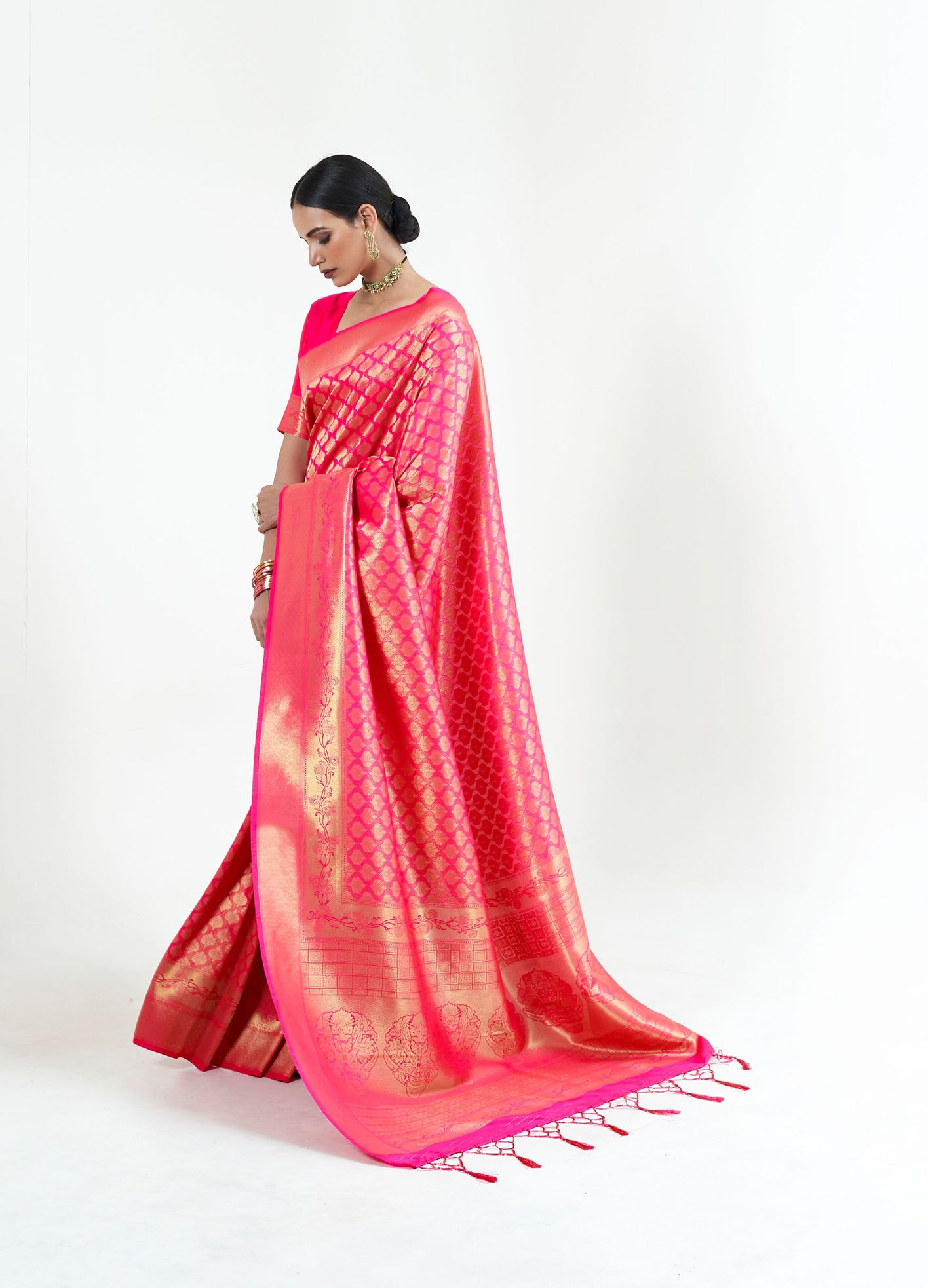 Rose Pink Kumbhi Silk Handloom saree