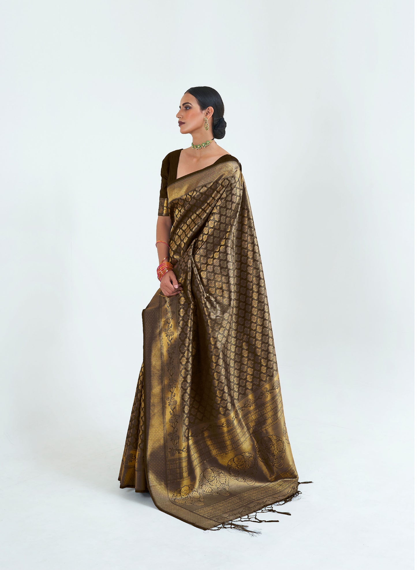 Black Kumbhi Silk Handloom saree