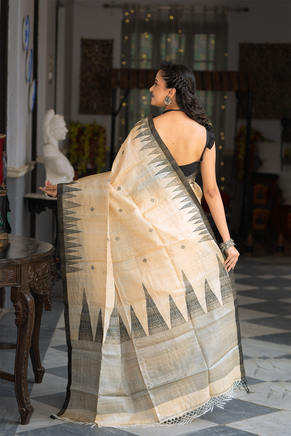 Handloom Beige & Black Pure Tussar Silk Jamdani Saree