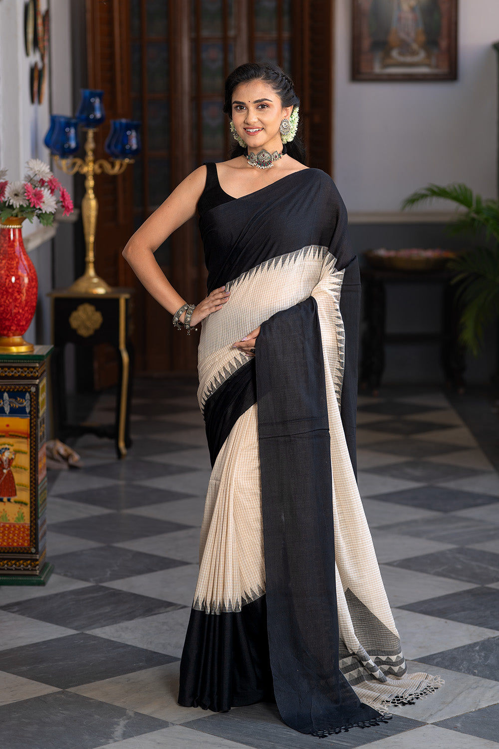 Handloom Beige & Black Soft Cotton Check Jamdani Saree