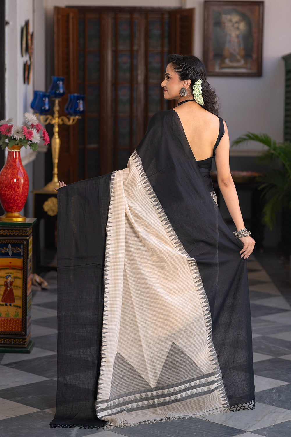 Handloom Beige & Black Soft Cotton Check Jamdani Saree