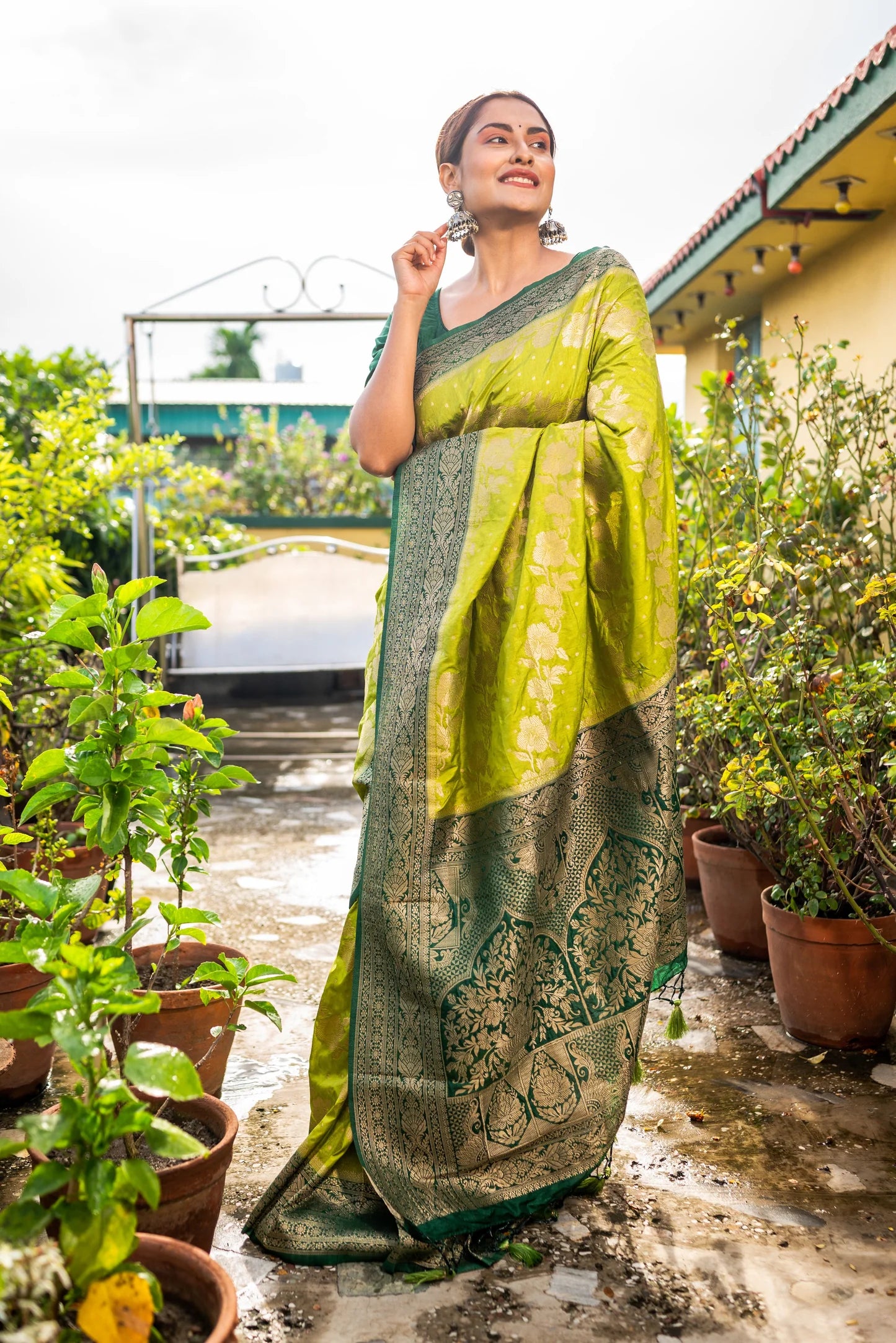 Ecstatic Green Handloom Viscose Silk saree