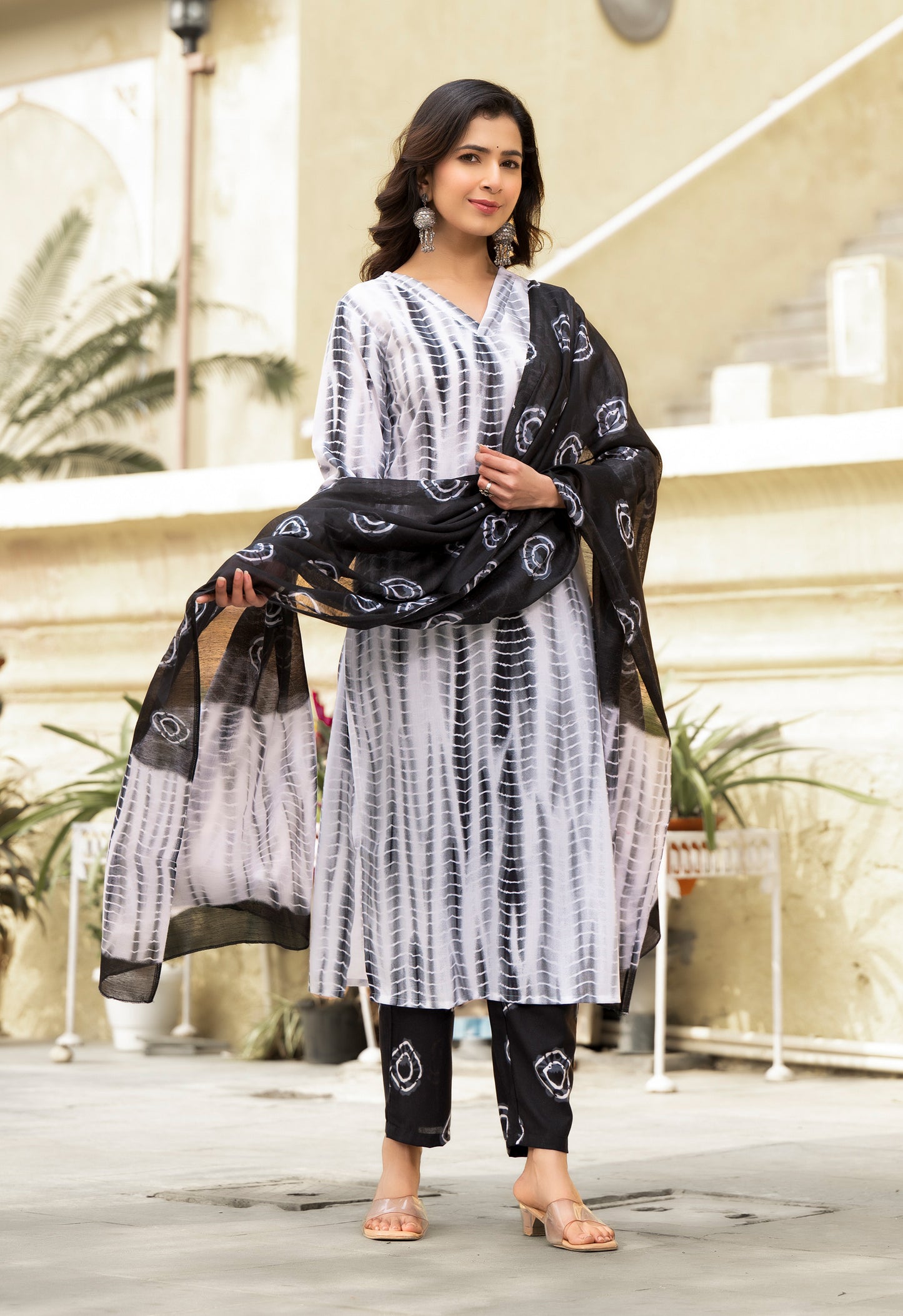 Shiburi Women Balck And White Printed Viscose Rayon Kurta, Pant And Dupatta Set