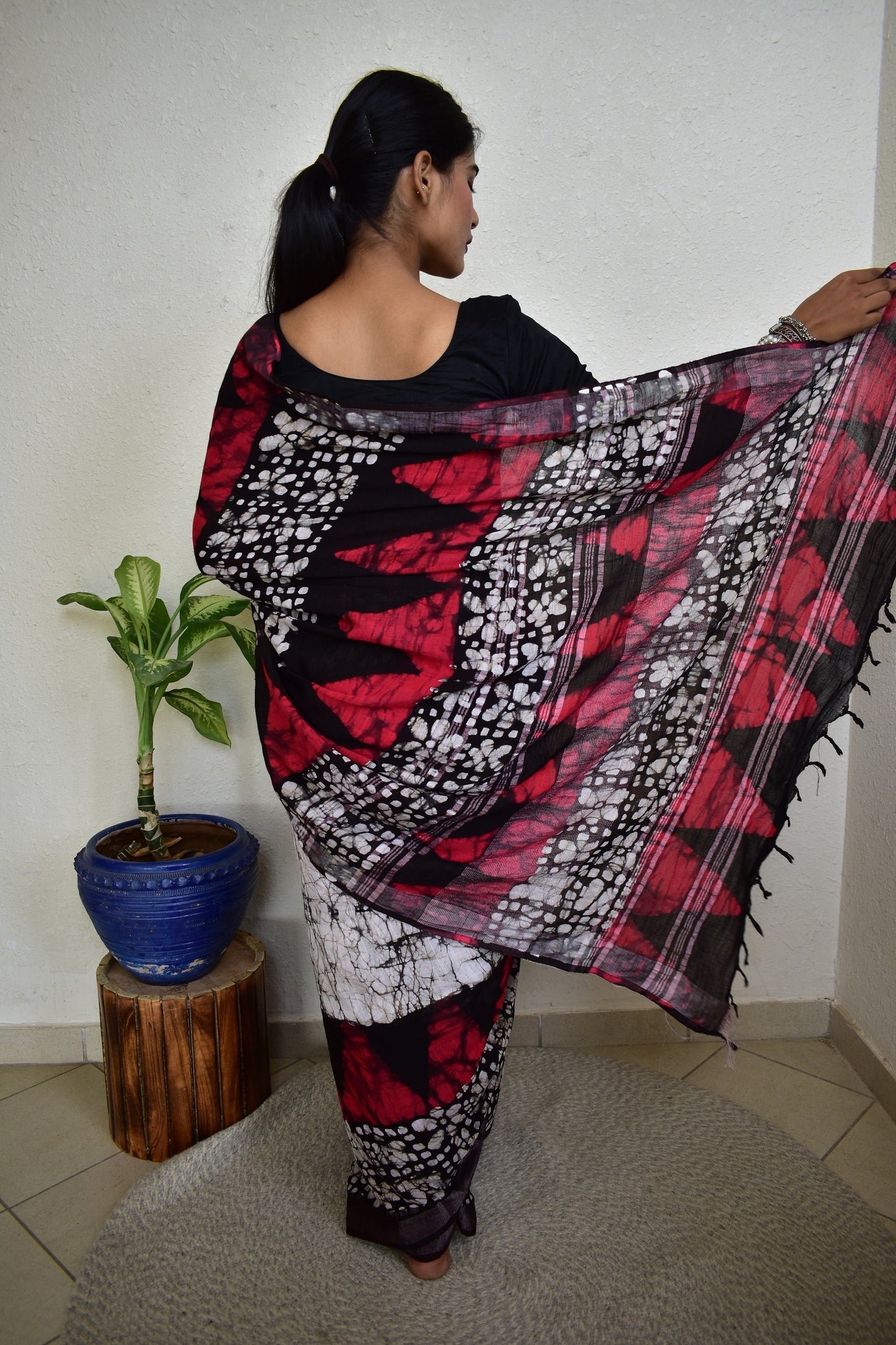 Red Black Batik - Handblock Print Natural Dyed - Linen Cotton Saree