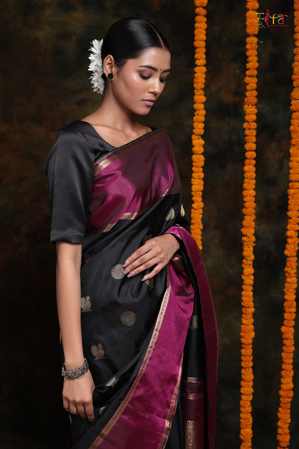 Handloom Black  Kanchipattu Saree With Bird Motifs