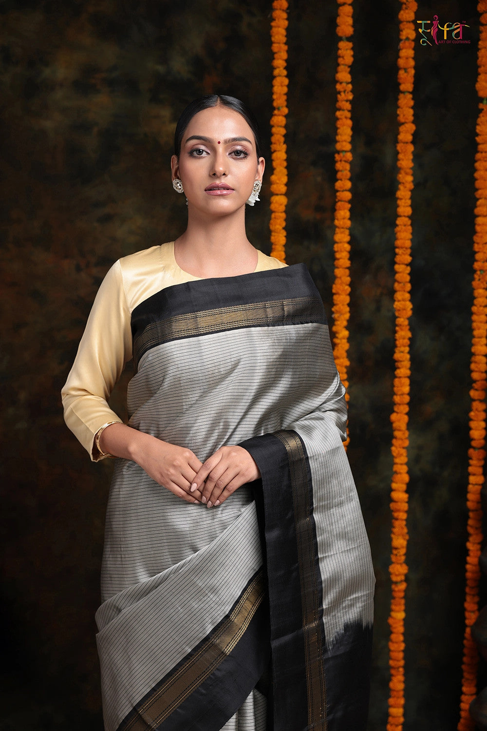 Handloom Grey Kanchipattu With Black Border