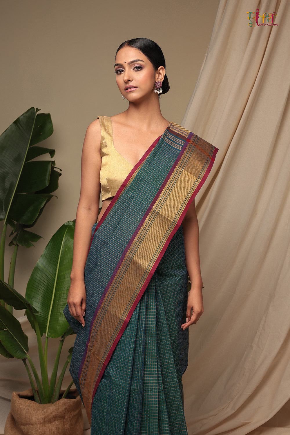 Handloom Emerald Green Pure Cotton Saree With Gold Zari Border & Pallu