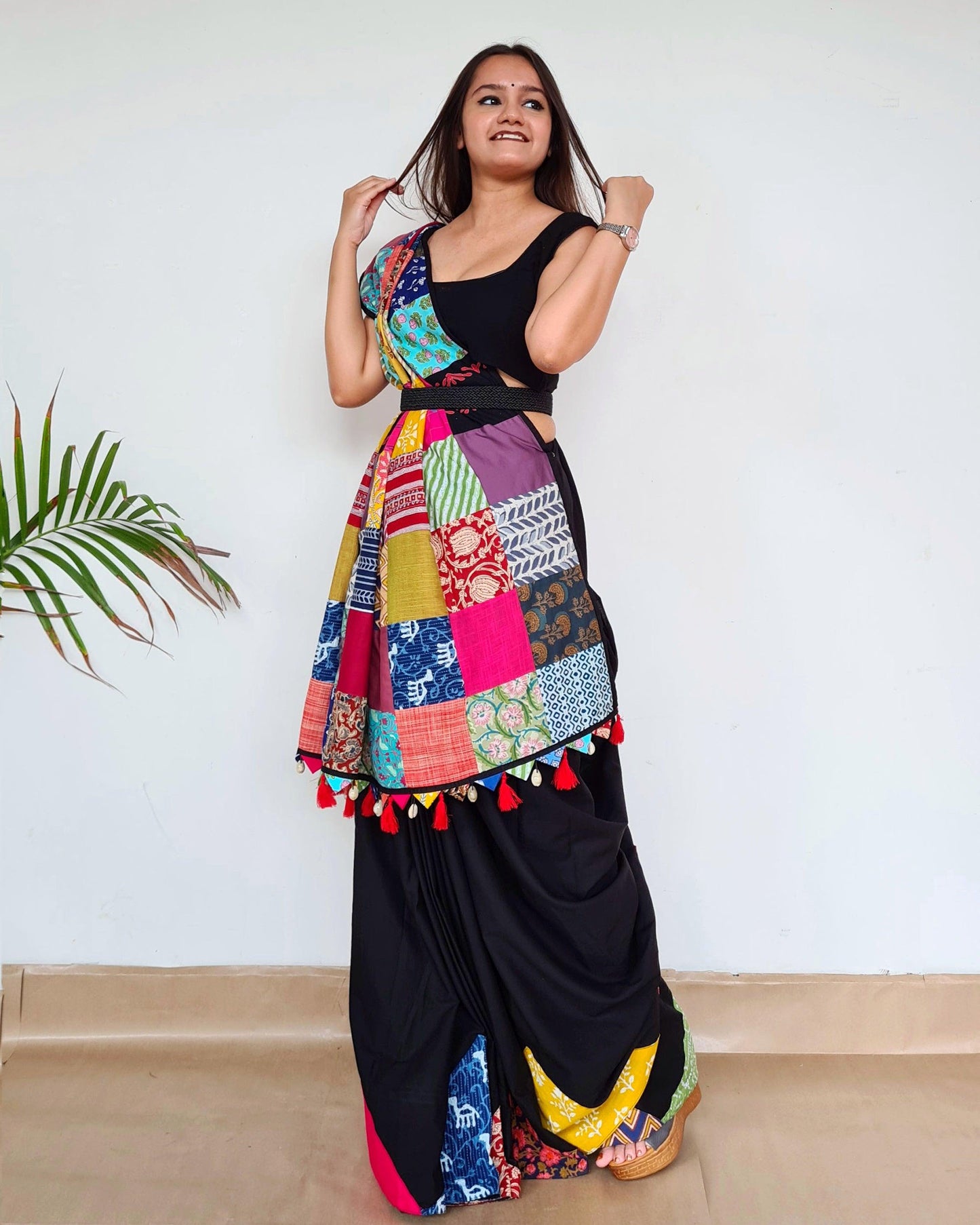 अतरंगी Cotton Black Saree