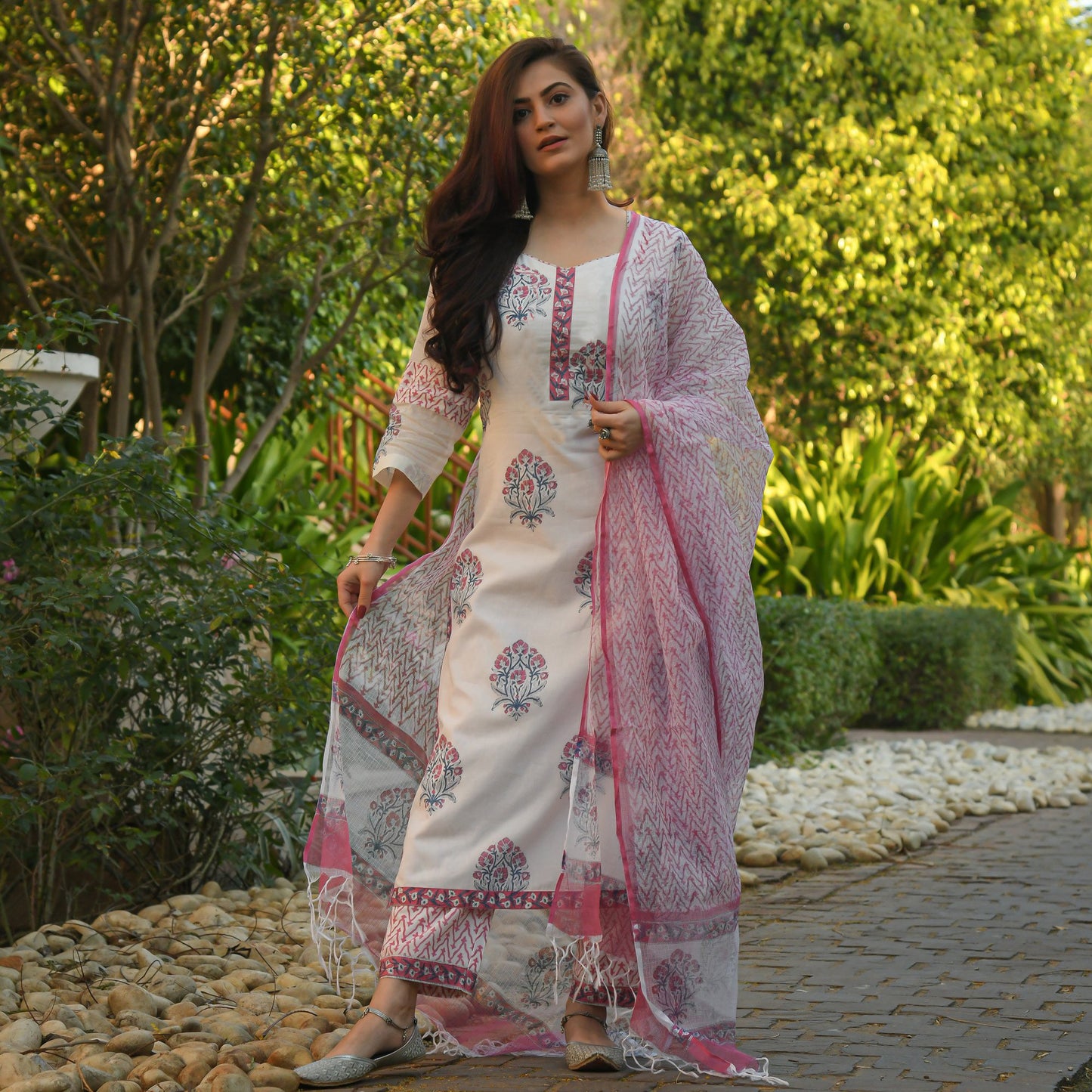 Naaz Women White Printed Pure Cotton Kurta And Pant Set