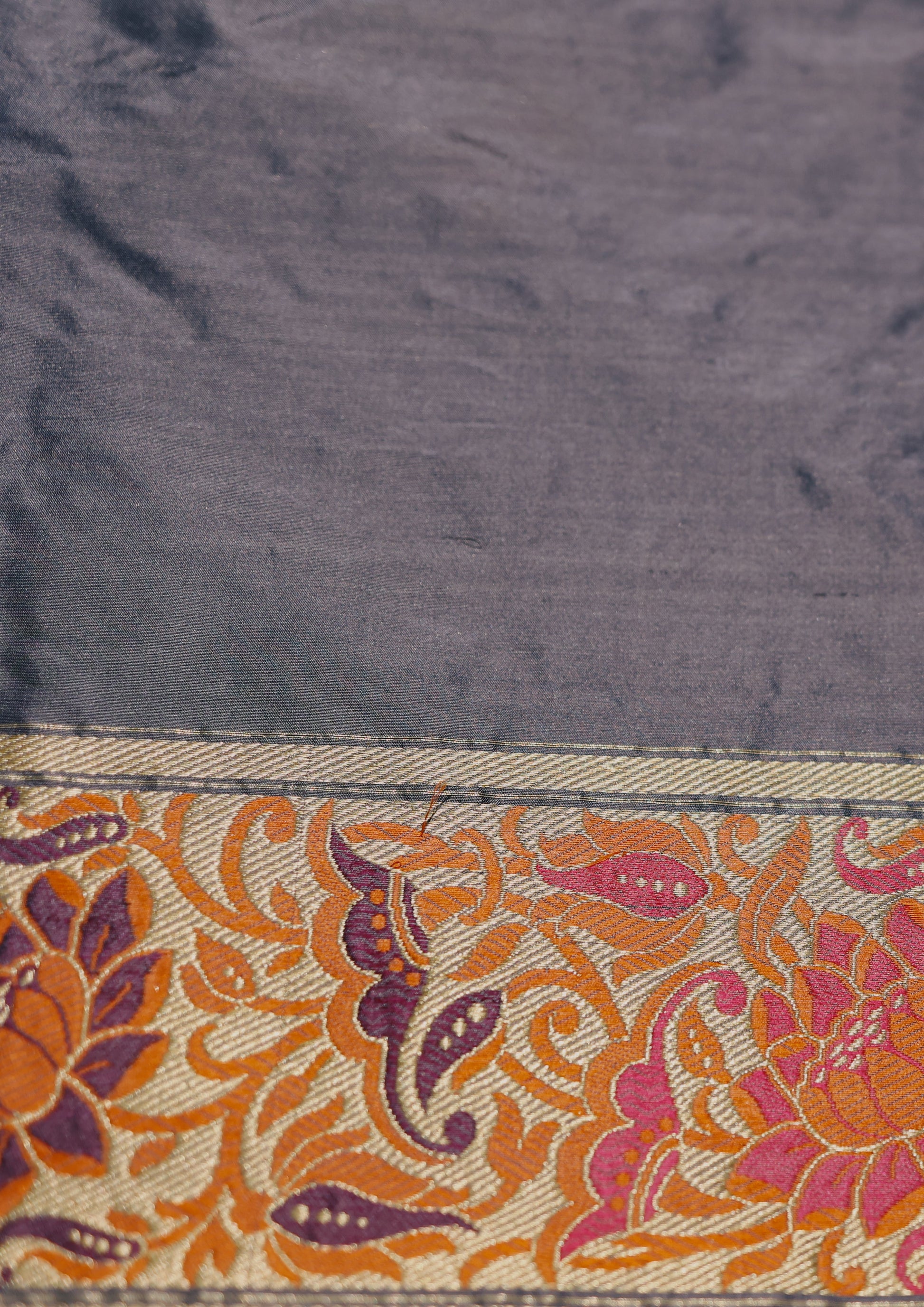 Steel Grey Handwoven Kadwa Katan Silk Saree - Panaya