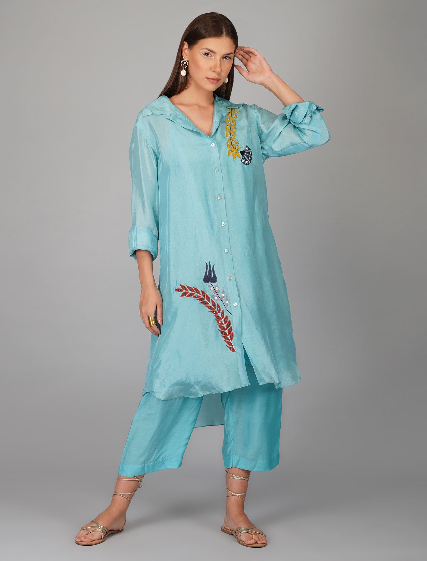 Long Shirt Set With Turquoise Applique Flower