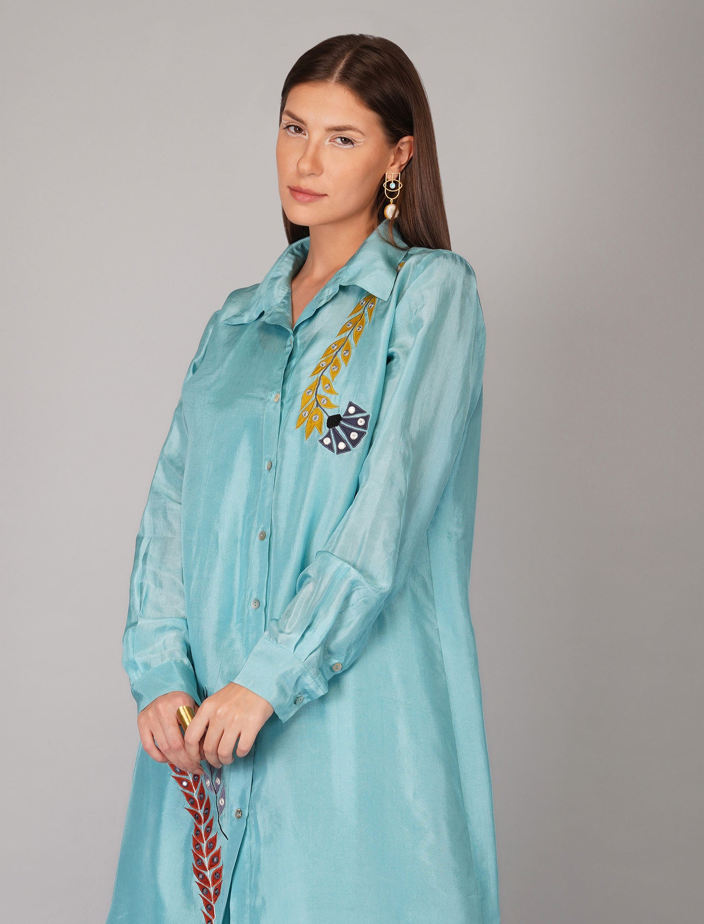 Long Shirt Set With Turquoise Applique Flower