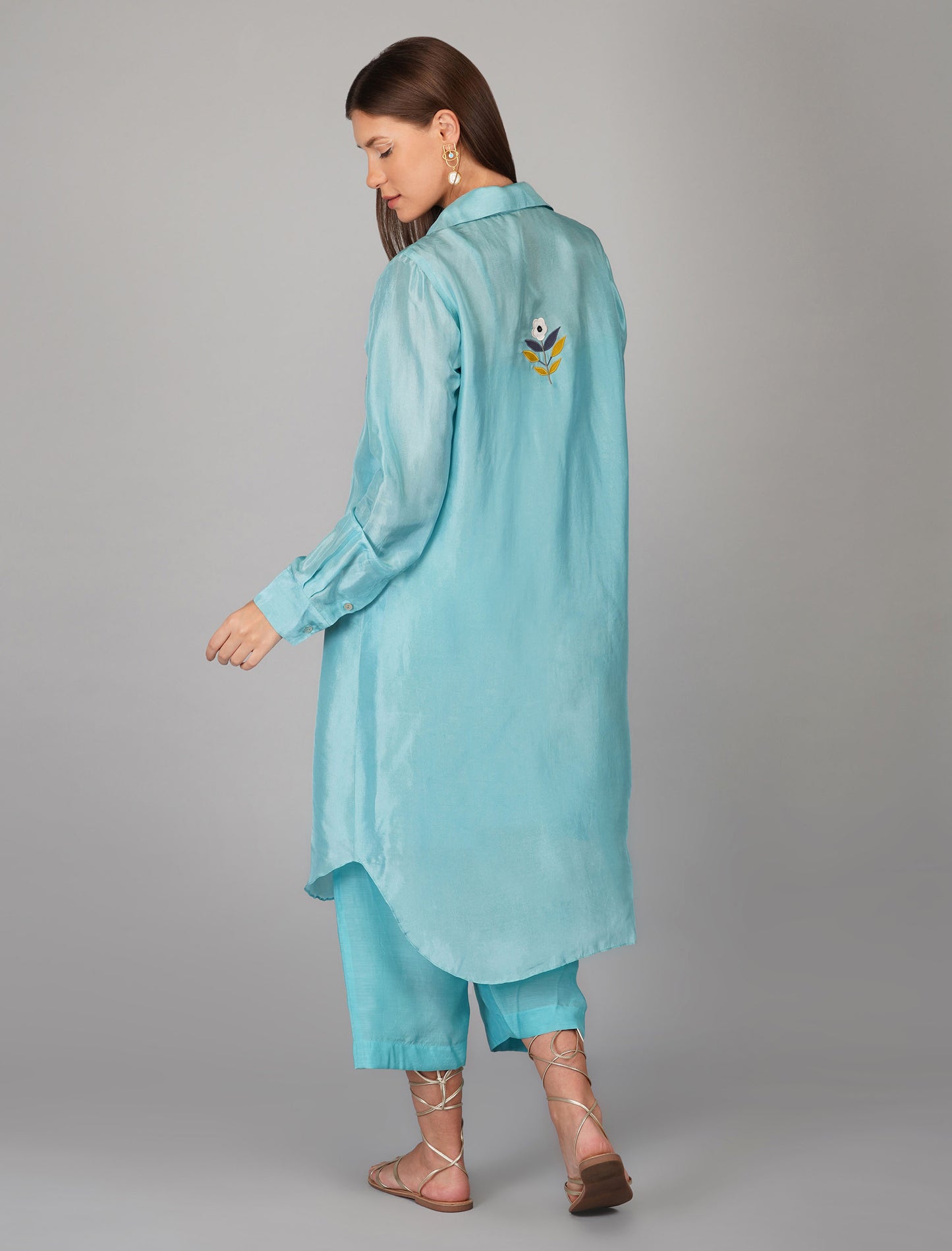 Long Shirt Set With Turquoise Applique Flower