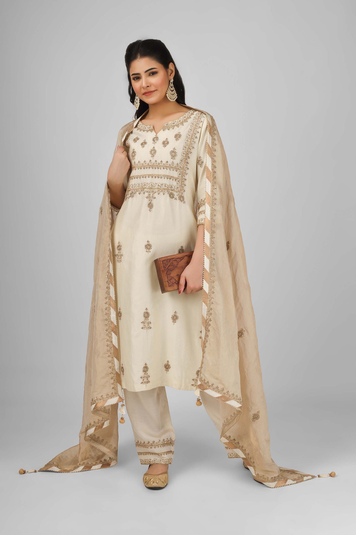 Mughal Off white Chanderi Machine Embroidered Casual Kurta