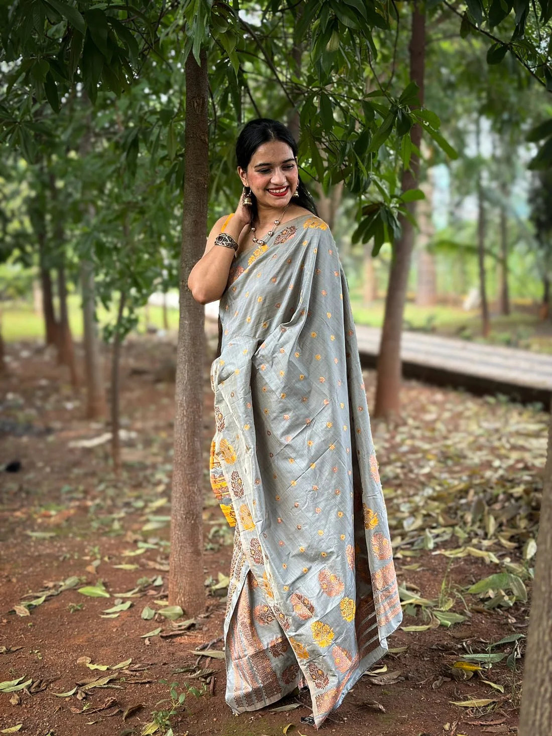 Devi Advika Grey Handloom Mekhela Chador saree