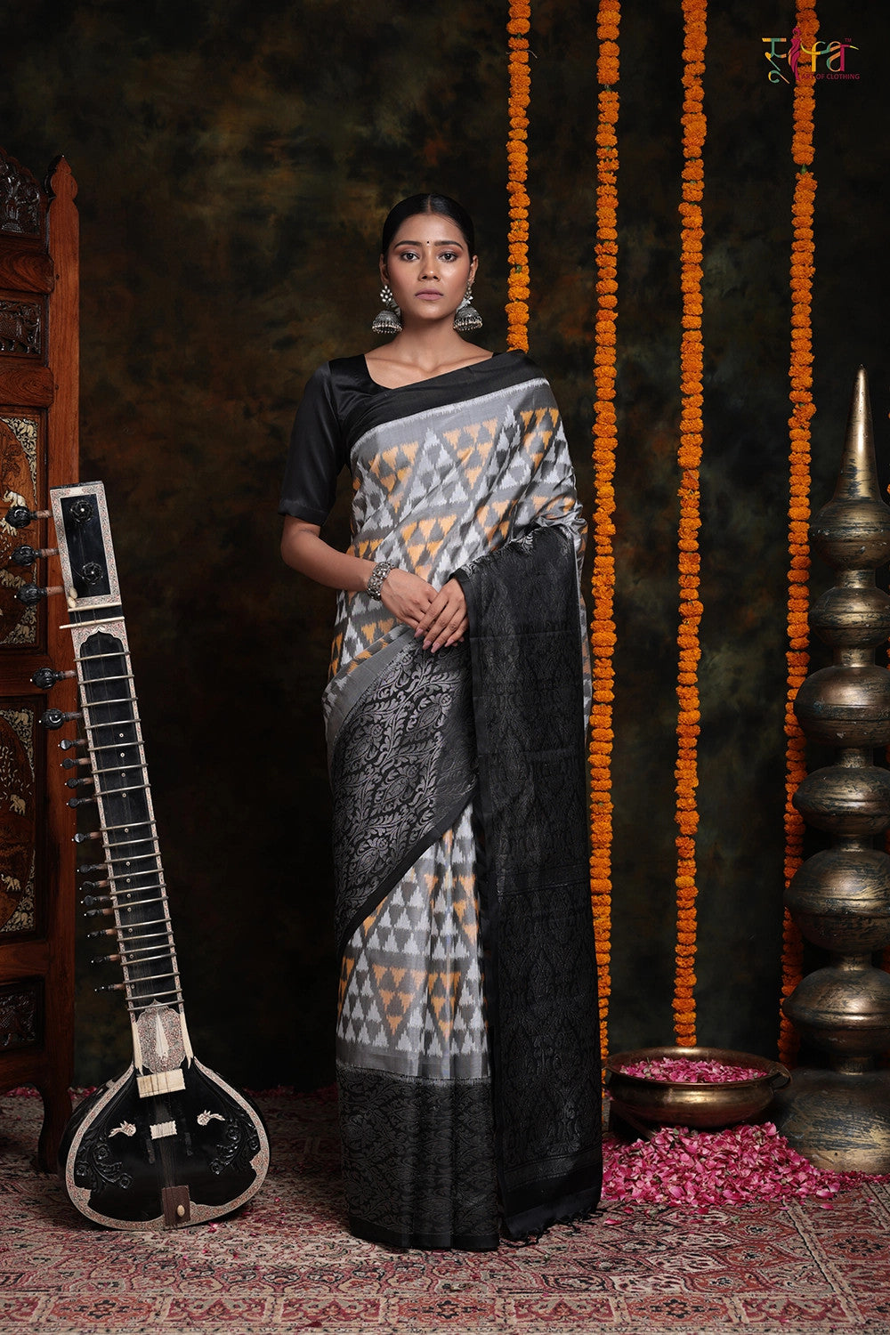 Handloom Fossil Grey Pure Silk Saree