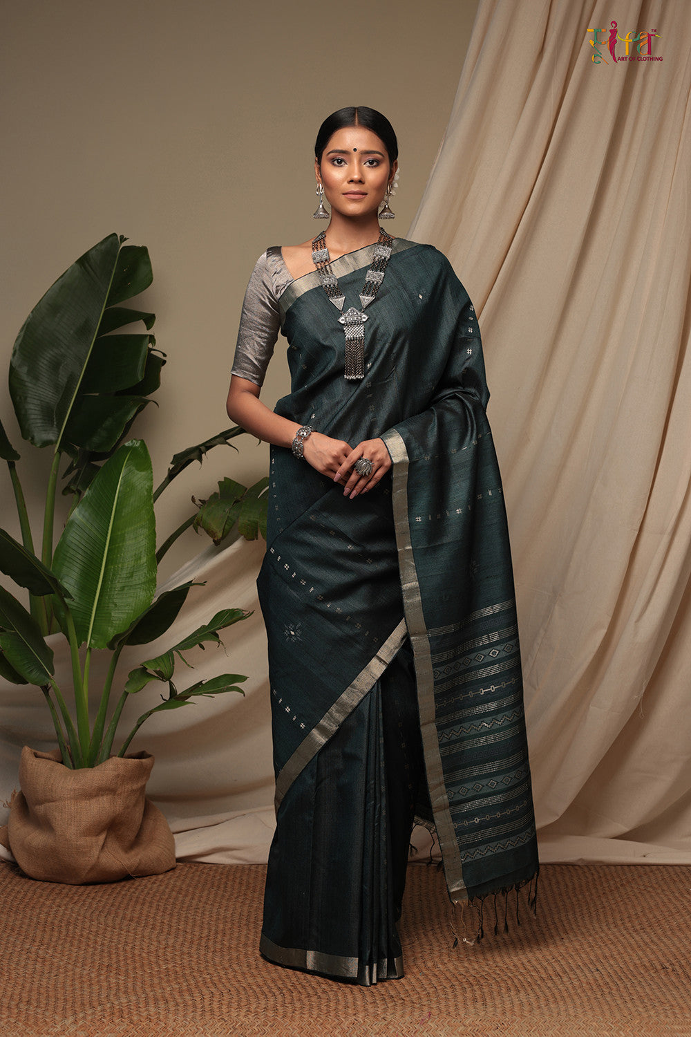 Handloom Pine Green Pure Tussar Silk Kanchi Saree With Zari Border