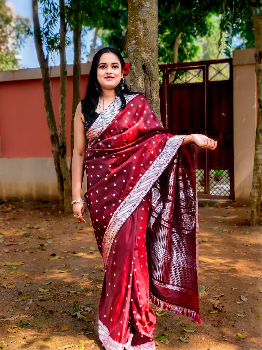 The Lady in Red Poly Silk Handloom saree