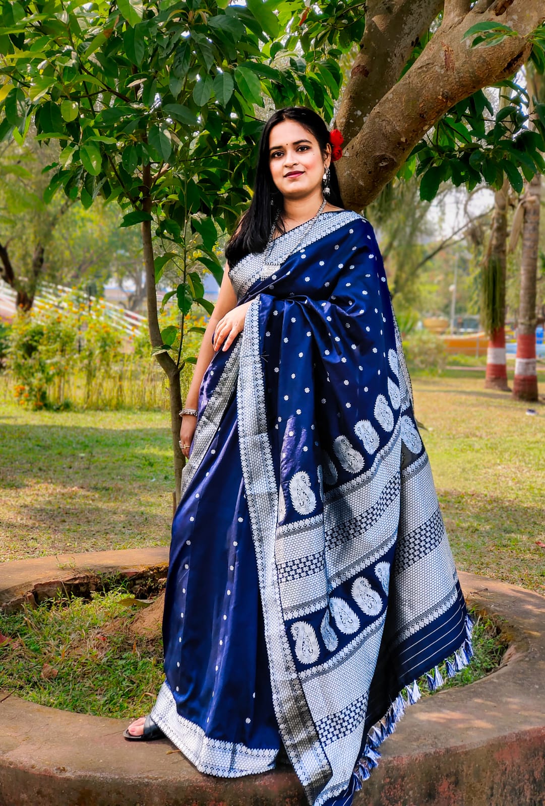 Heart Beat Dark Blue Poly Silk Handloom saree