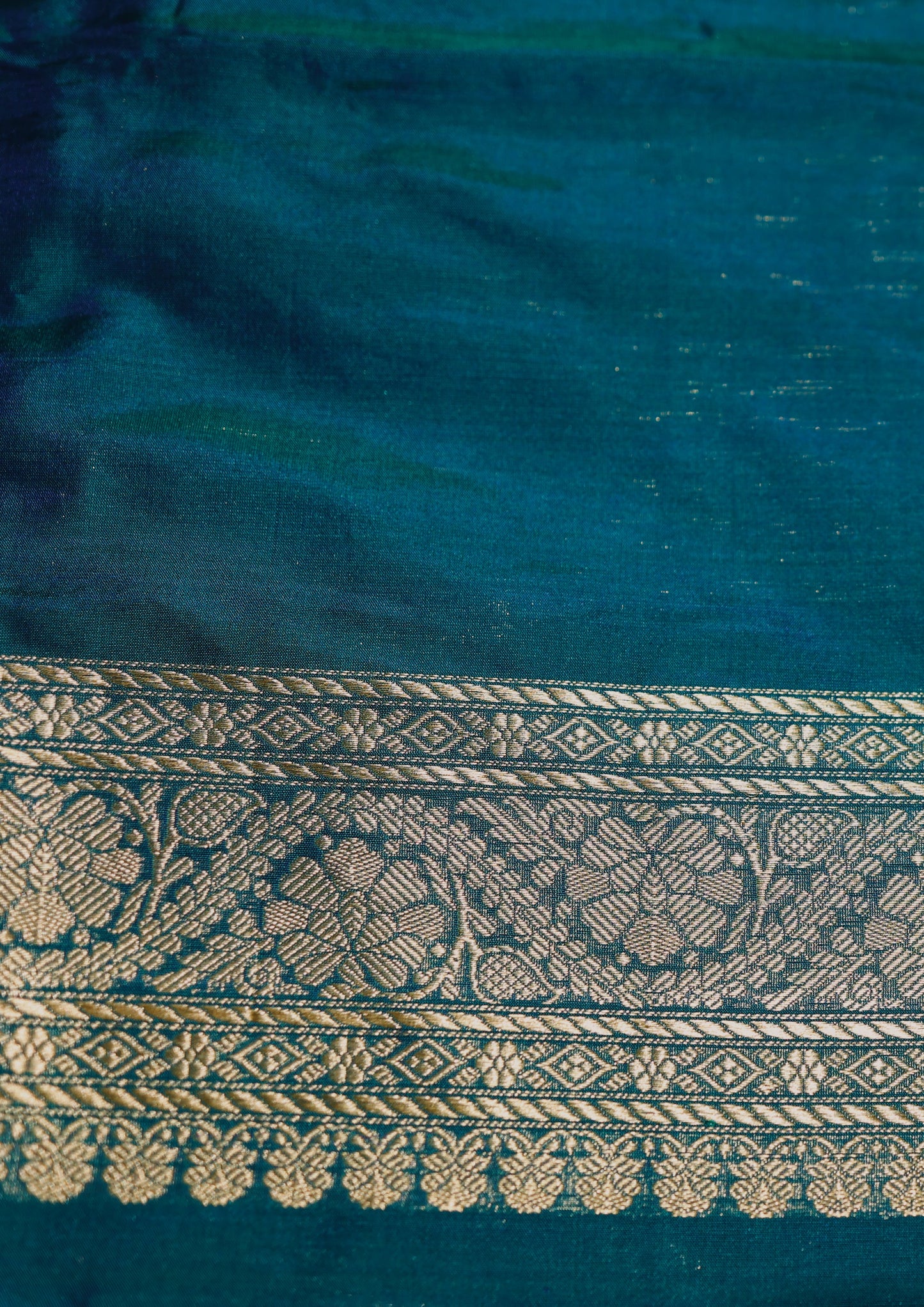 Teal Handwoven Kadwa Katan Silk Saree - Panaya