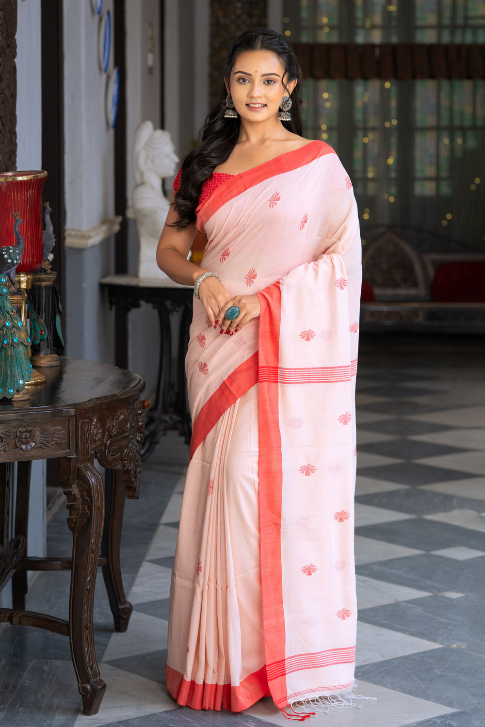 Handloom Peach & Red Mul Cotton Jamdani Saree