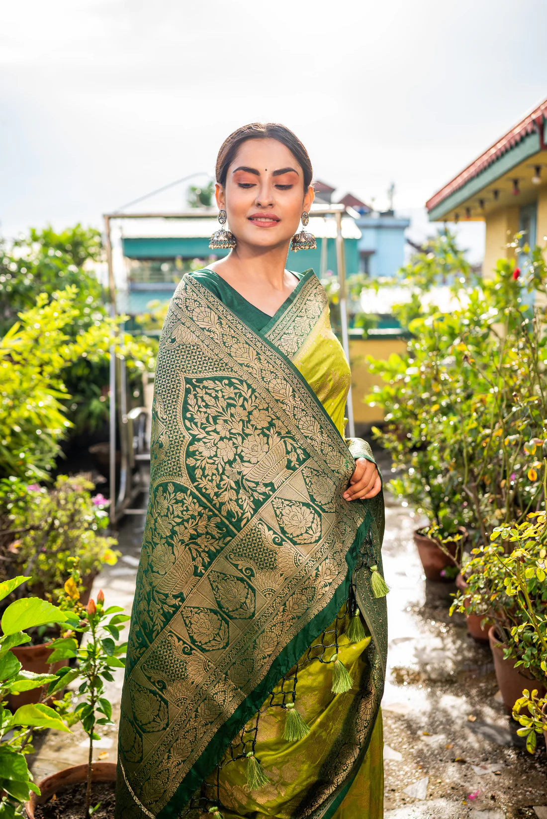 Ecstatic Green Handloom Viscose Silk saree