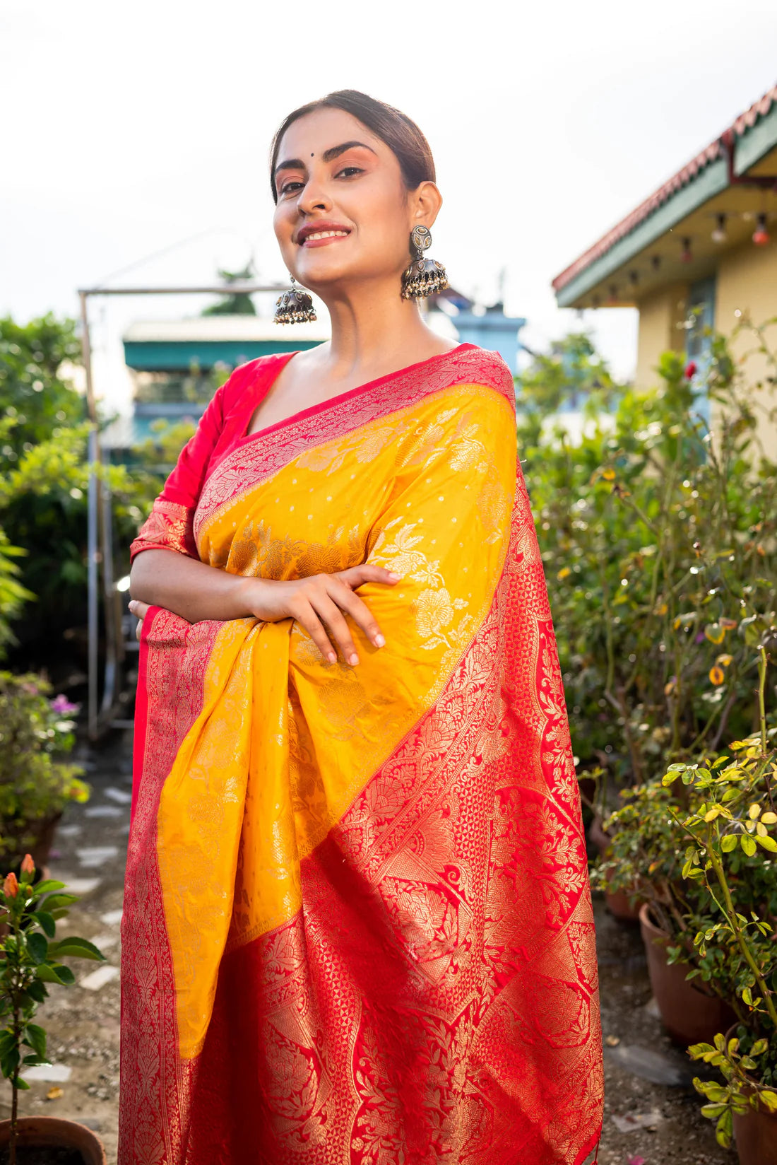 Splendind Yellow Viscose Silk Handloom saree