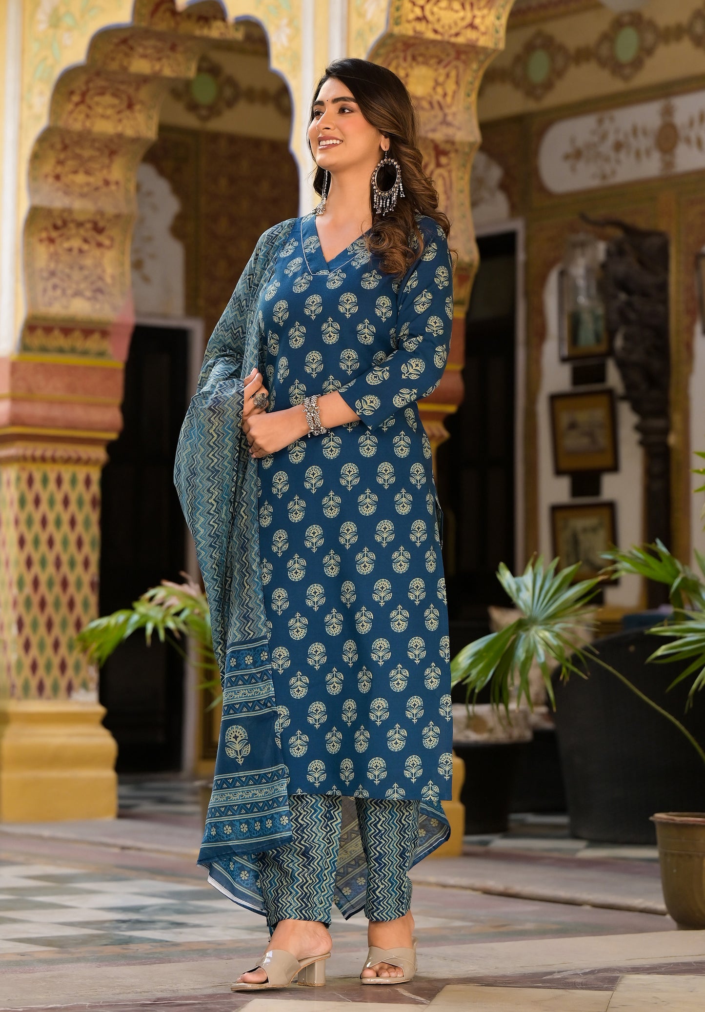 Women Blue Printed Viscose Rayon Kurta, Pant And Dupatta Set