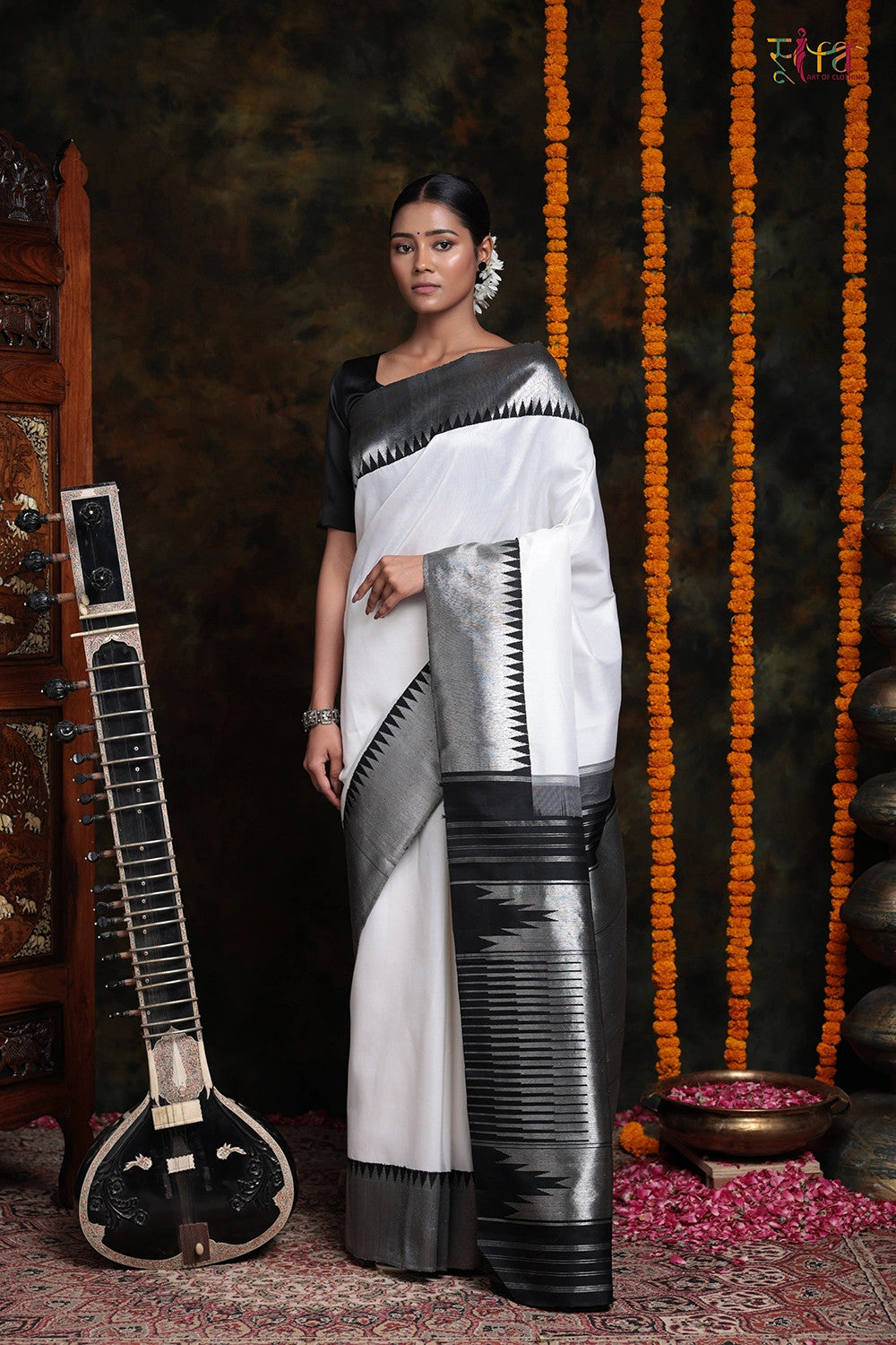 White Handloom Pure Silk Kanchipattu With Silver Zari