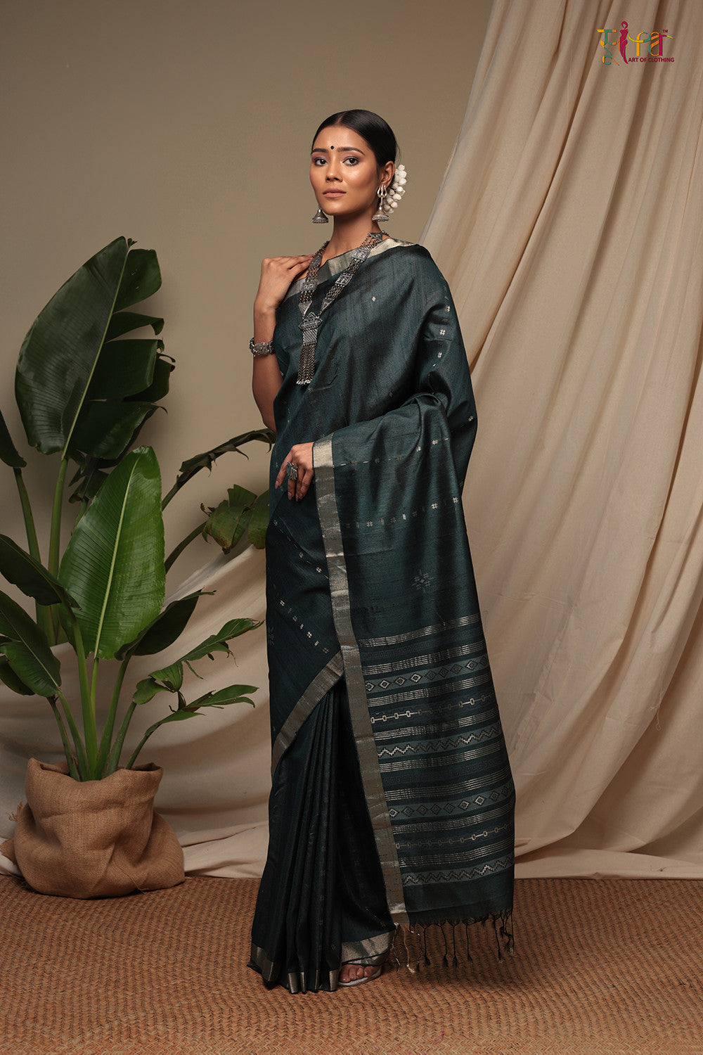 Handloom Pine Green Pure Tussar Silk Kanchi Saree With Zari Border