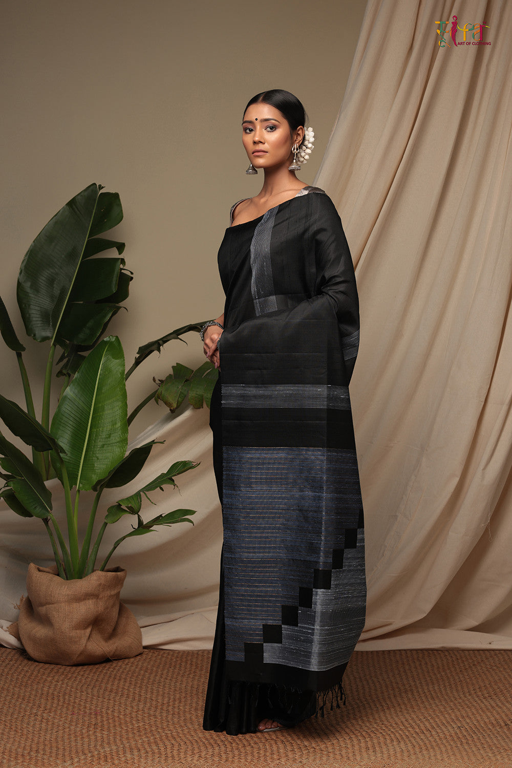 Handloom Carbon Black Pure Silk Kanchi Contemporary Saree