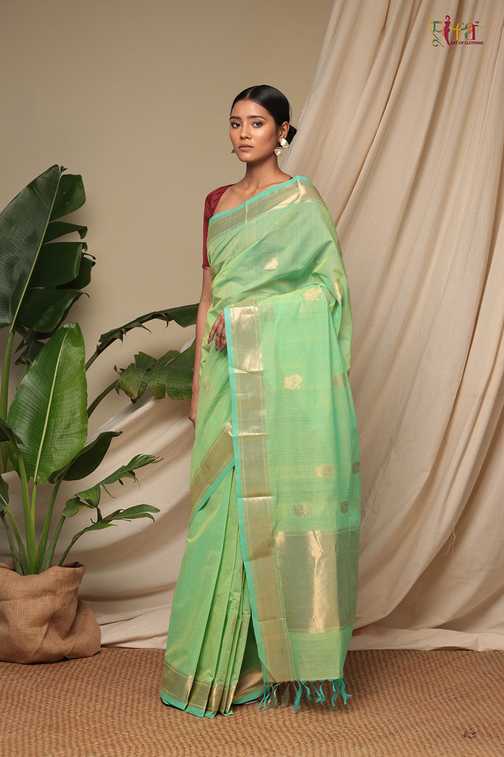 Handloom Pastel Green Pure Cotton Kanchi Saree With Zari Border And Motifs