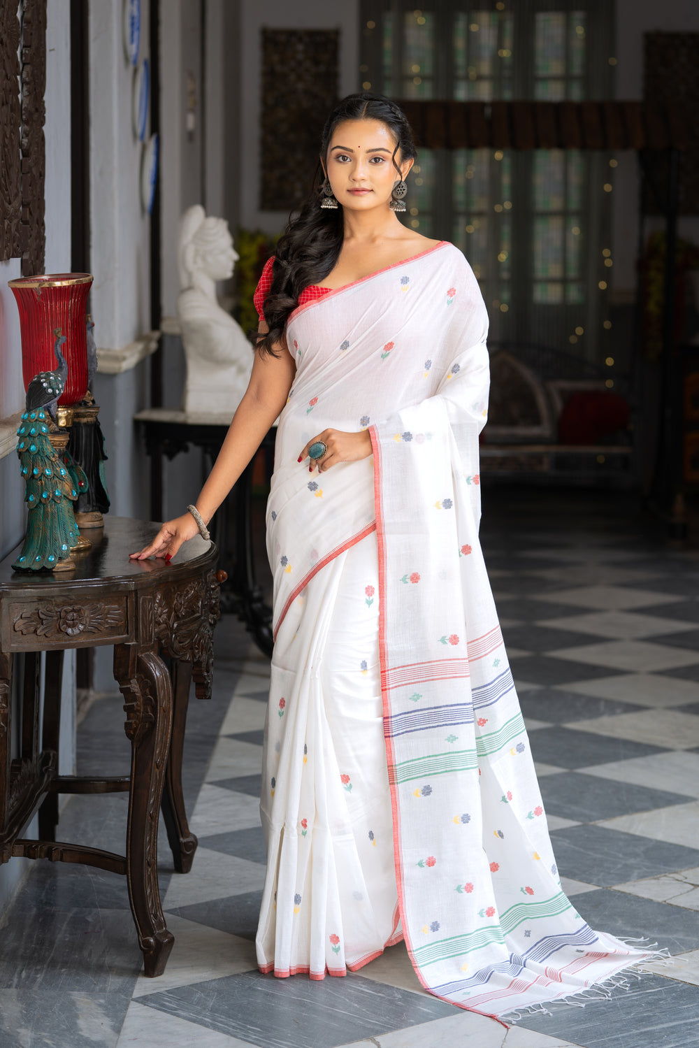 Handloom White & Red Pure Cotton Jamdani Saree with Floral Motifs