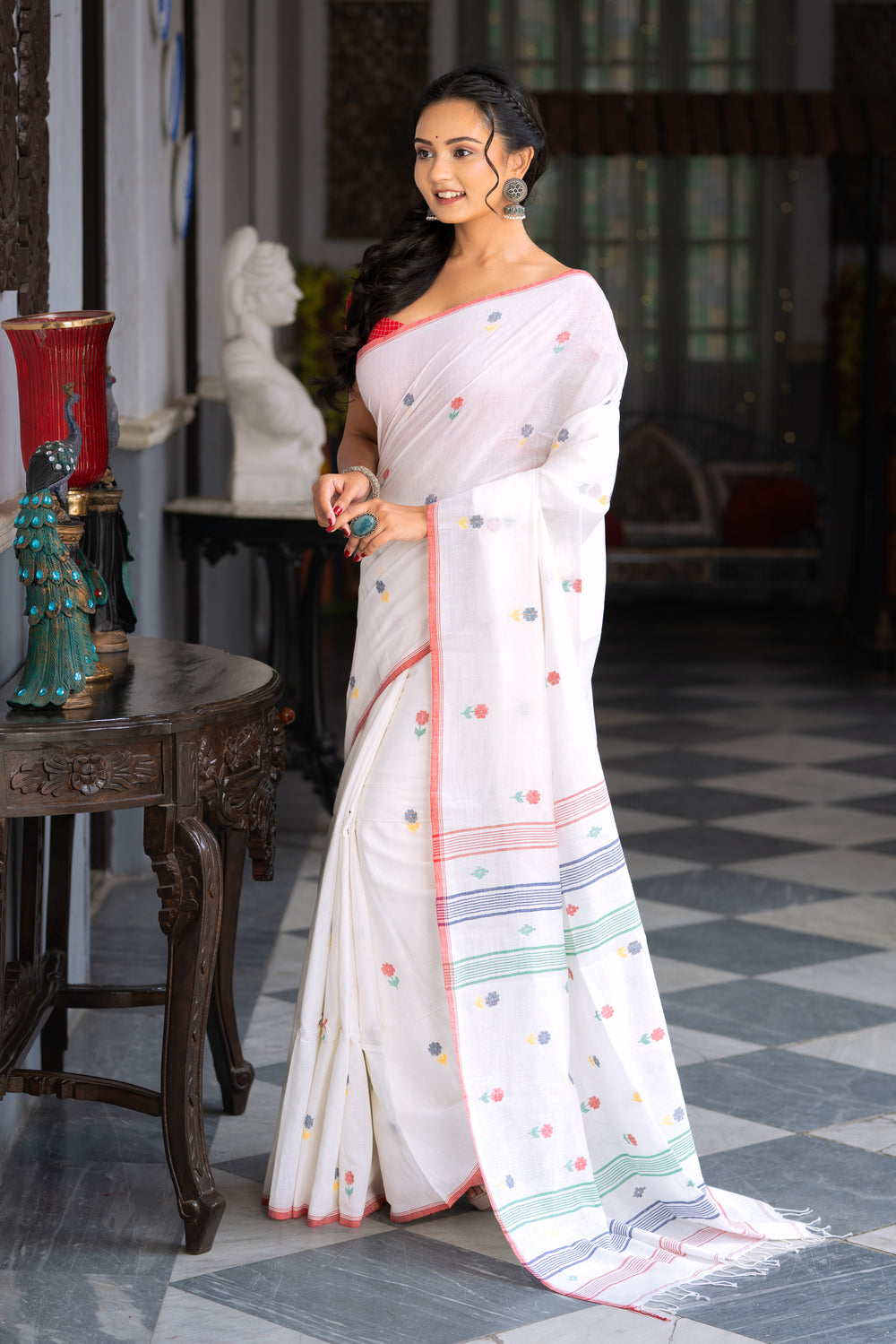 Handloom White & Red Pure Cotton Jamdani Saree with Floral Motifs