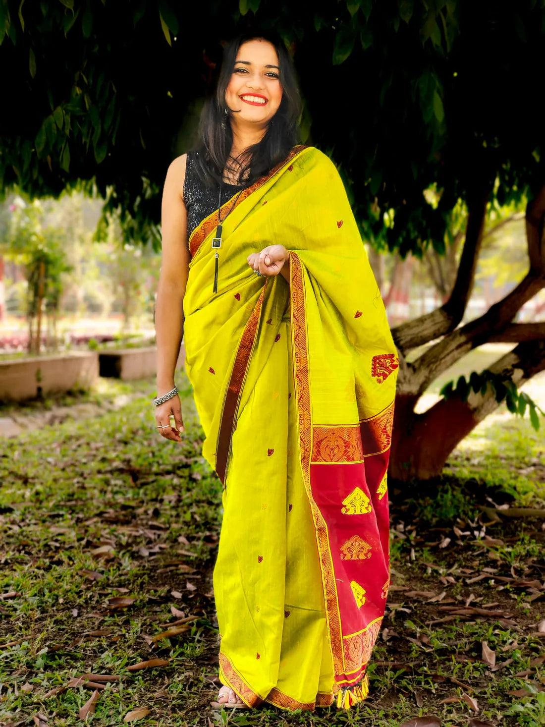 Tivona Green Cotton Handloom saree