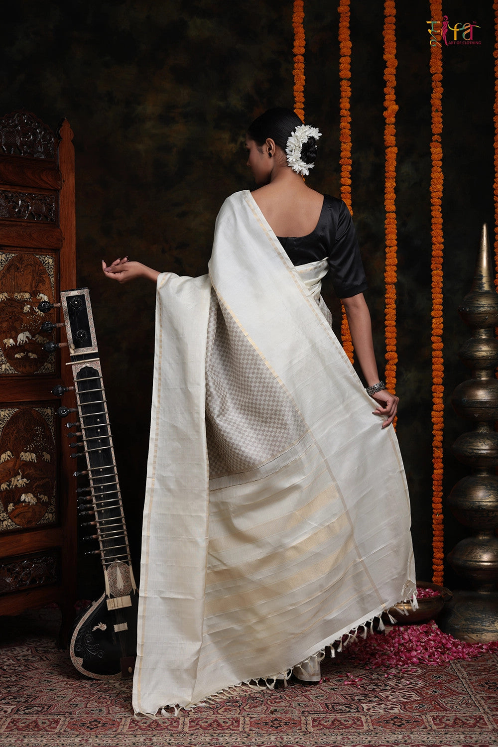 Handloom Cream & Grey Pure Silk Saree With Checks Weave