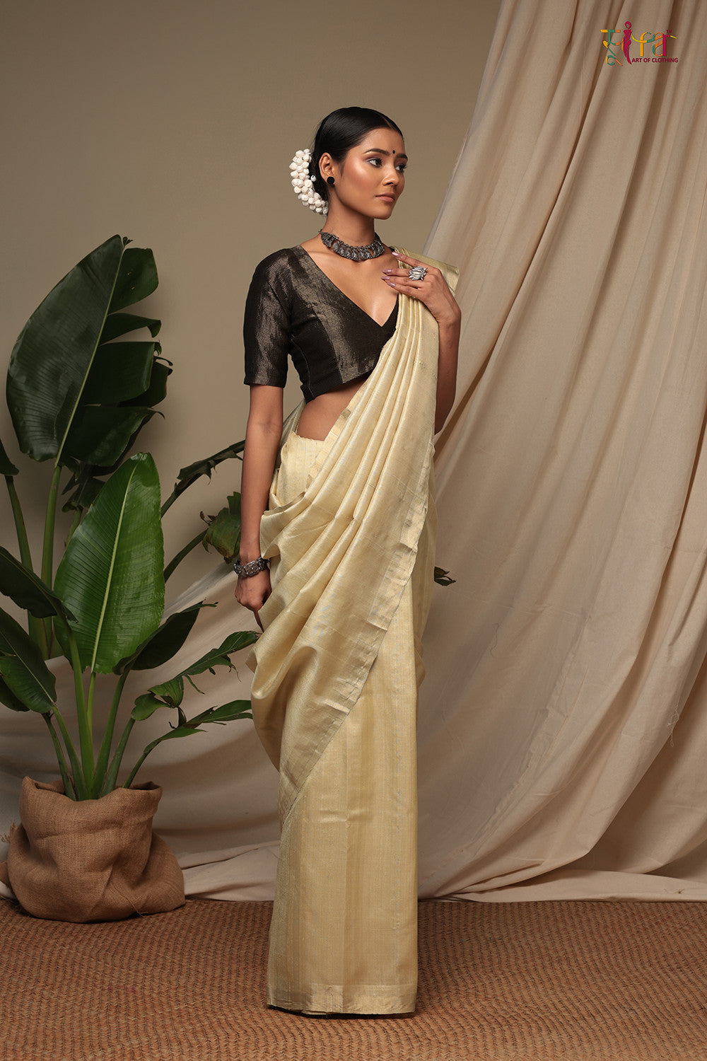 Handloom Almond White Pure Tussar Silk Kanchi Saree With Zari Border